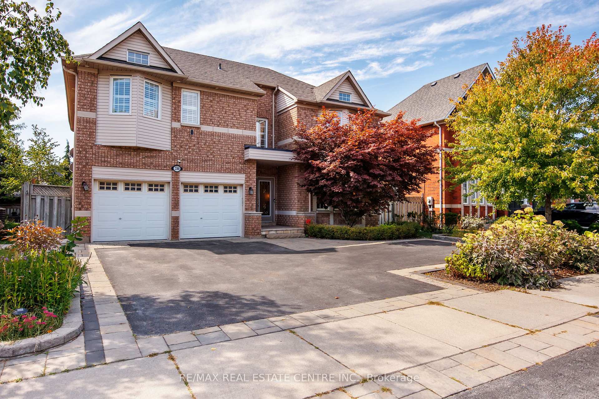 Photo 6 of 2388 Eight Line, Oakville, Joshua Creek — HOMEH