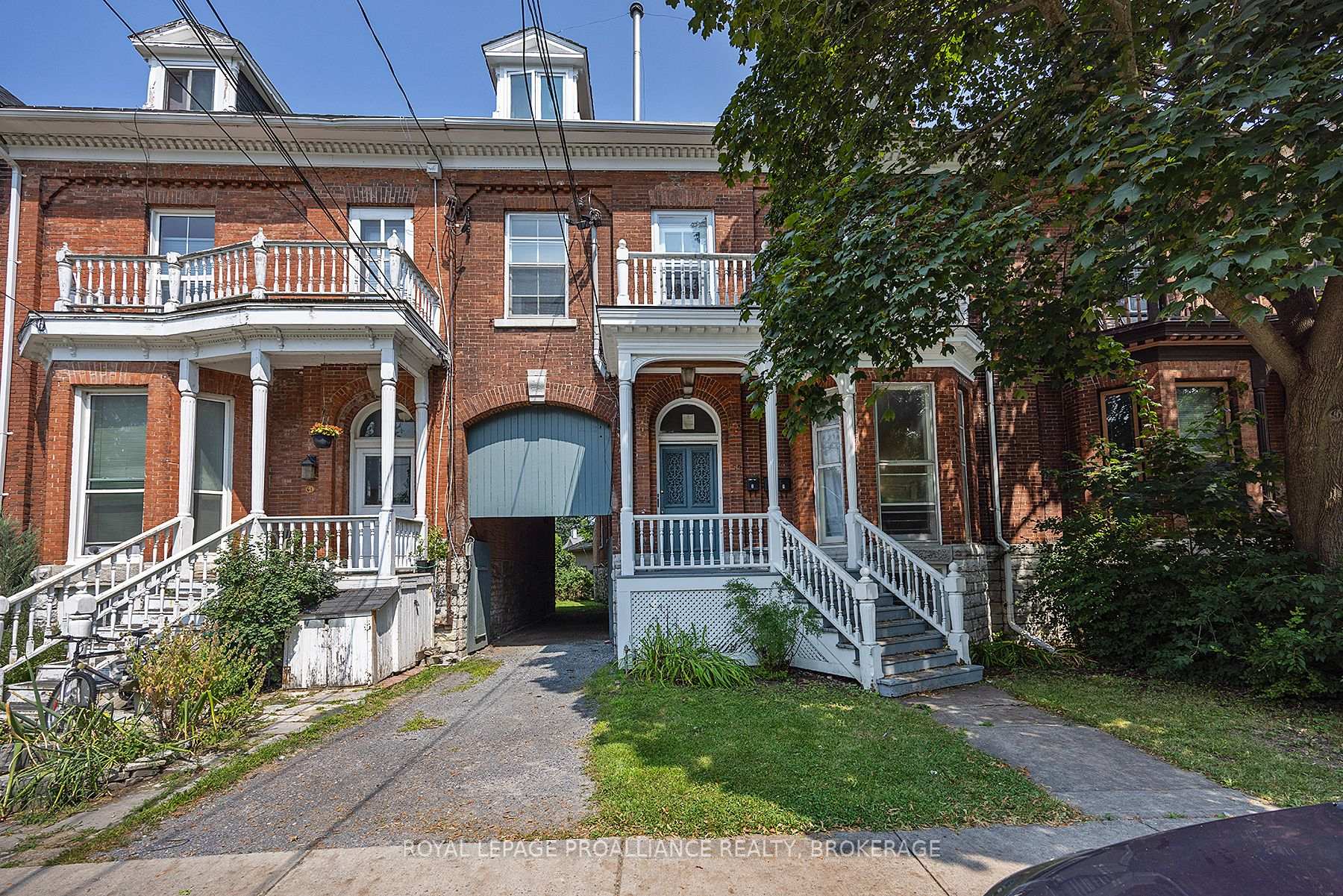 Front of 59 West Street W