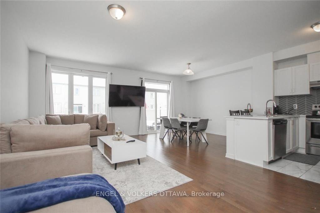 Photo 4 of 507 Tulip Tree Way, Ottawa, Mer Bleue/Bradley Estates/Anderson Park — HOMEH