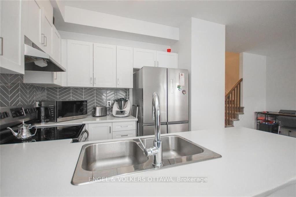 Photo 9 of 507 Tulip Tree Way, Ottawa, Mer Bleue/Bradley Estates/Anderson Park — HOMEH