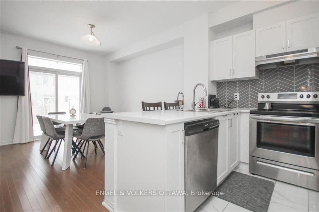 Photo 12 of 507 Tulip Tree Way, Ottawa, Mer Bleue/Bradley Estates/Anderson Park — HOMEH