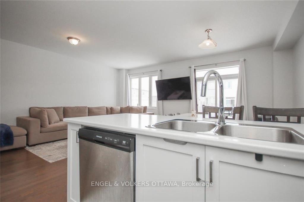 Photo 14 of 507 Tulip Tree Way, Ottawa, Mer Bleue/Bradley Estates/Anderson Park — HOMEH