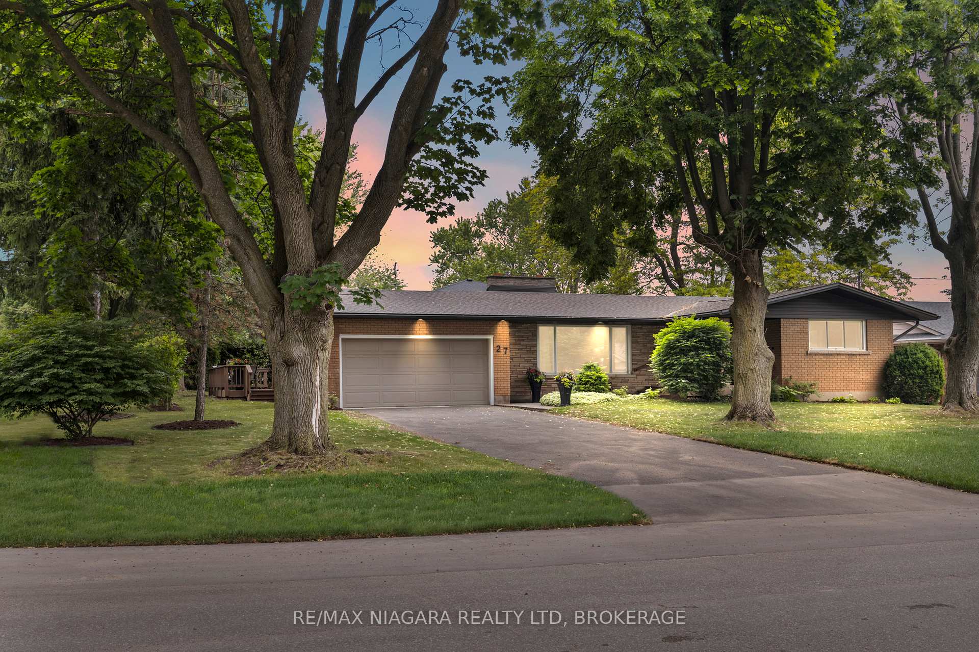 Front of 27 Daleview Crescent