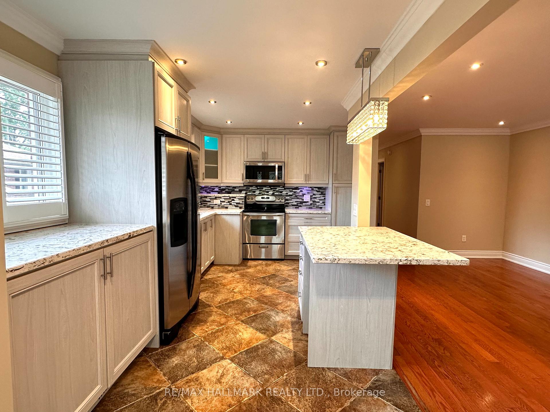 Photo 9 of 1198 Ingledene Drive, Oakville, Falgarwood — HOMEH