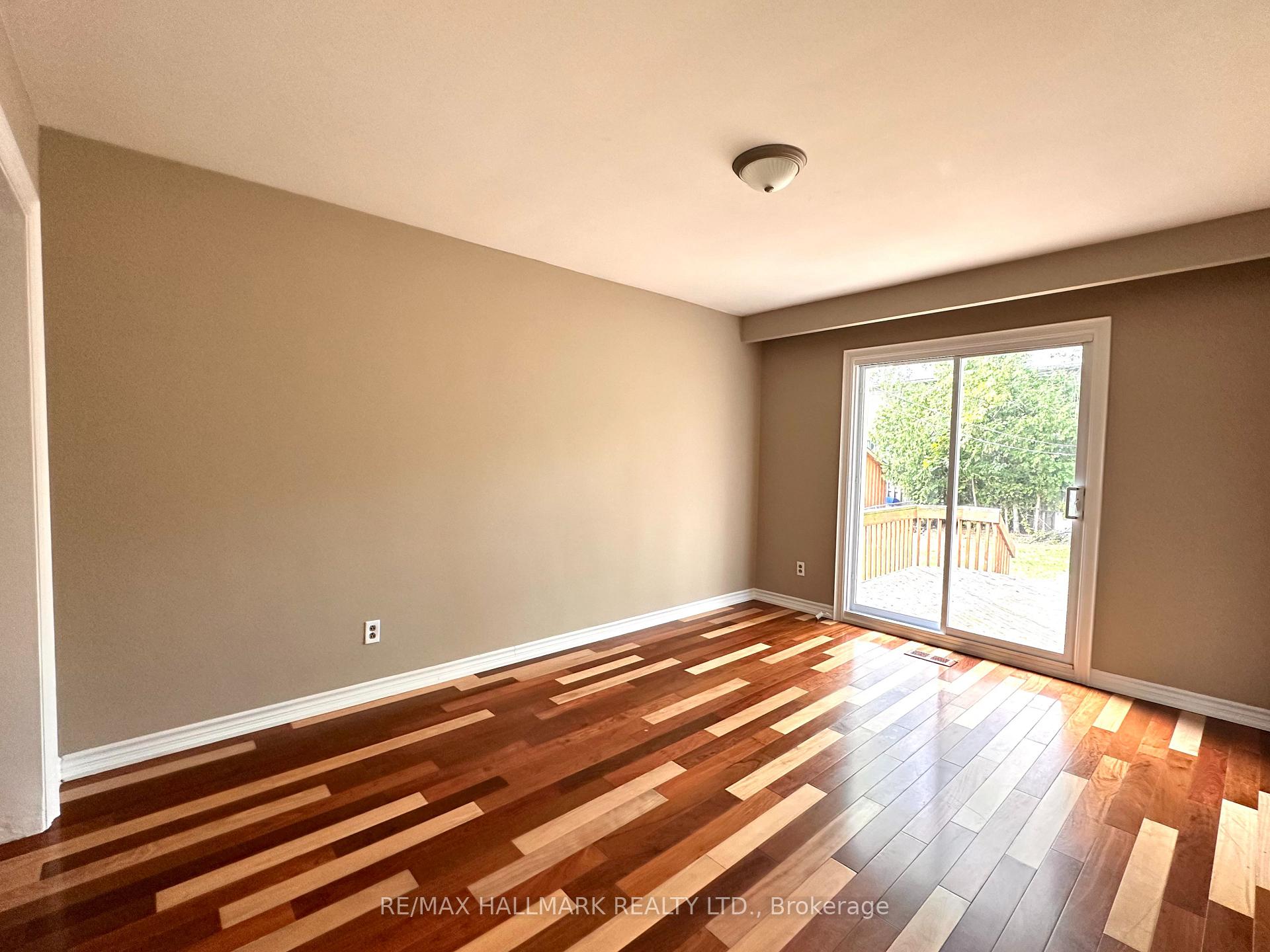 Photo 12 of 1198 Ingledene Drive, Oakville, Falgarwood — HOMEH