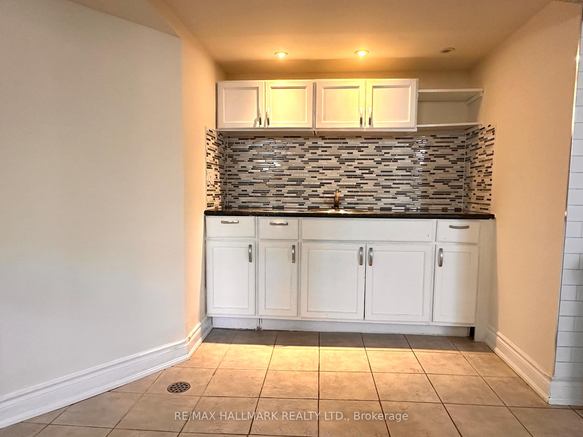 Photo 16 of 1198 Ingledene Drive, Oakville, Falgarwood — HOMEH