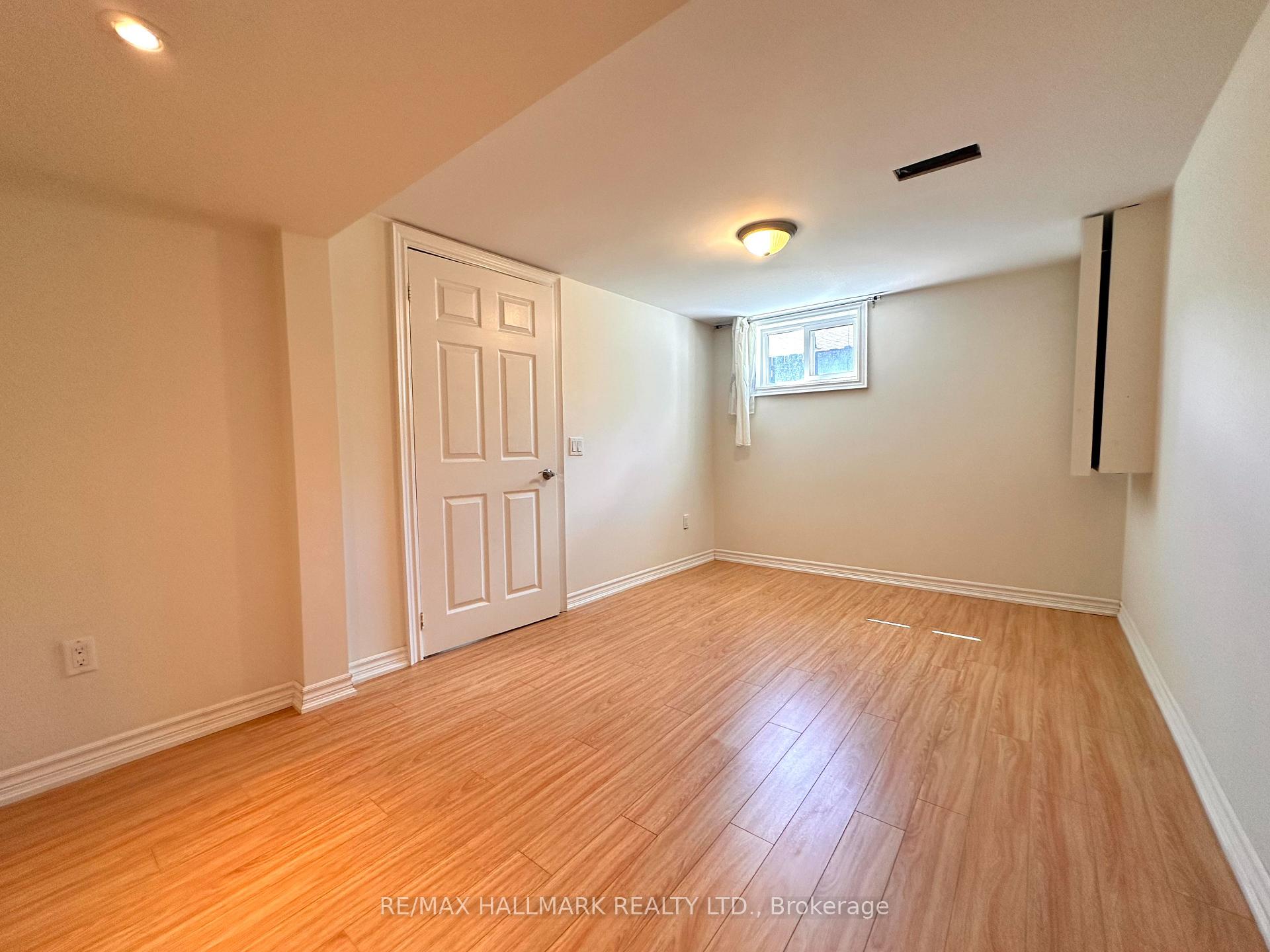 Photo 23 of 1198 Ingledene Drive, Oakville, Falgarwood — HOMEH