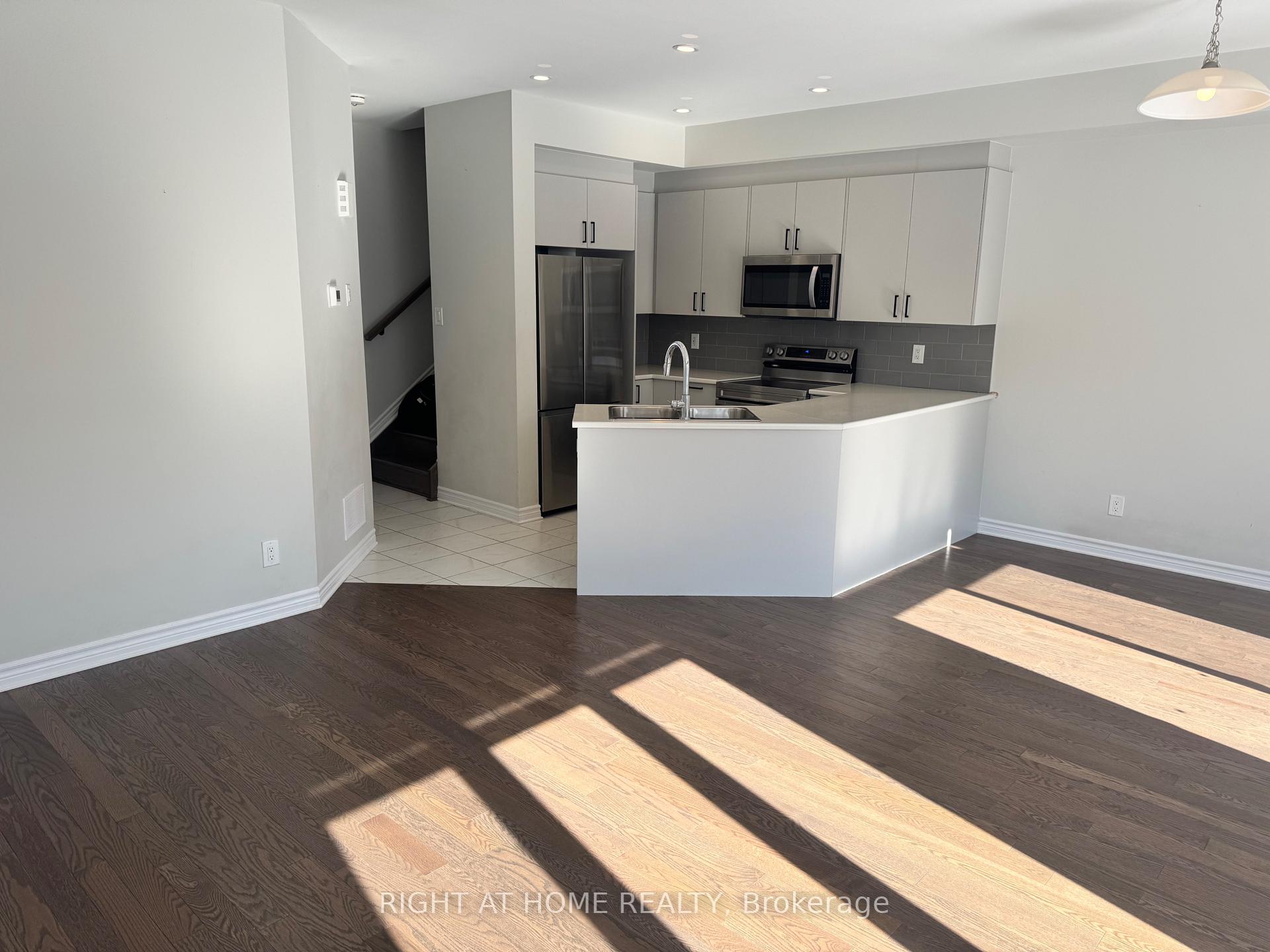 Photo 5 of 42 Chemin De Jargeau Road, Ottawa, Chapel Hill South - Orleans Village — HOMEH