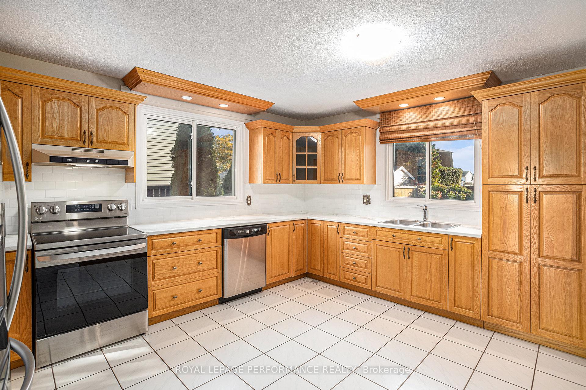 Photo 6 of 6232 Fortune Drive, Ottawa, Convent Glen North — HOMEH