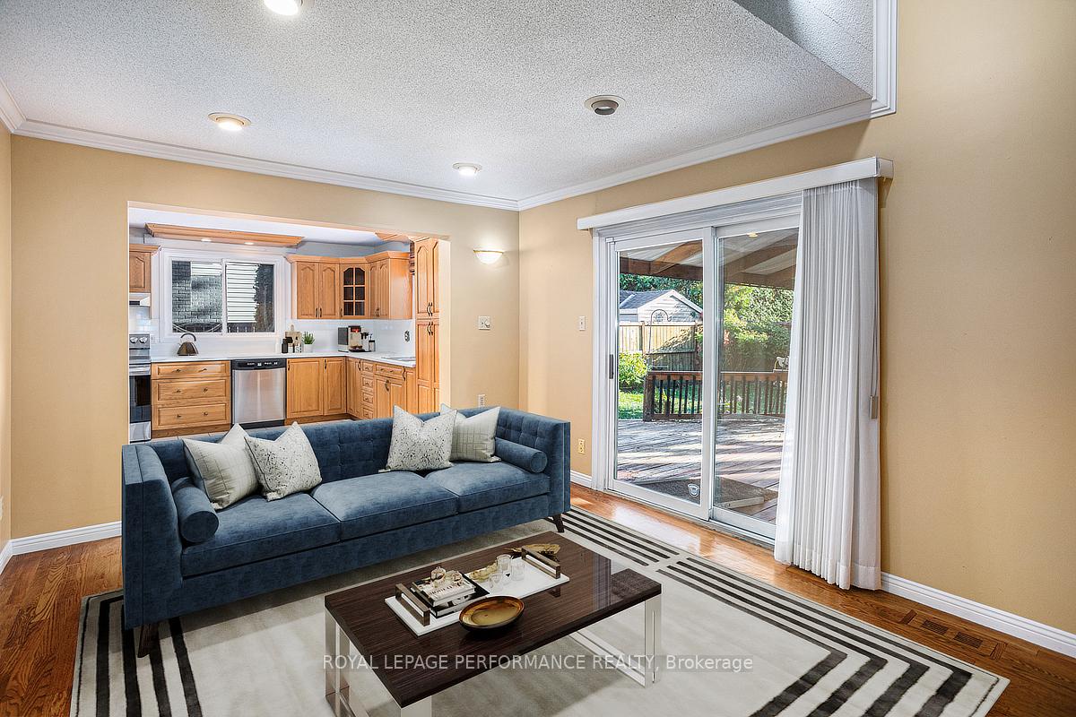 Photo 9 of 6232 Fortune Drive, Ottawa, Convent Glen North — HOMEH