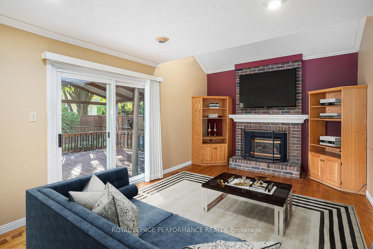 Photo 10 of 6232 Fortune Drive, Ottawa, Convent Glen North — HOMEH