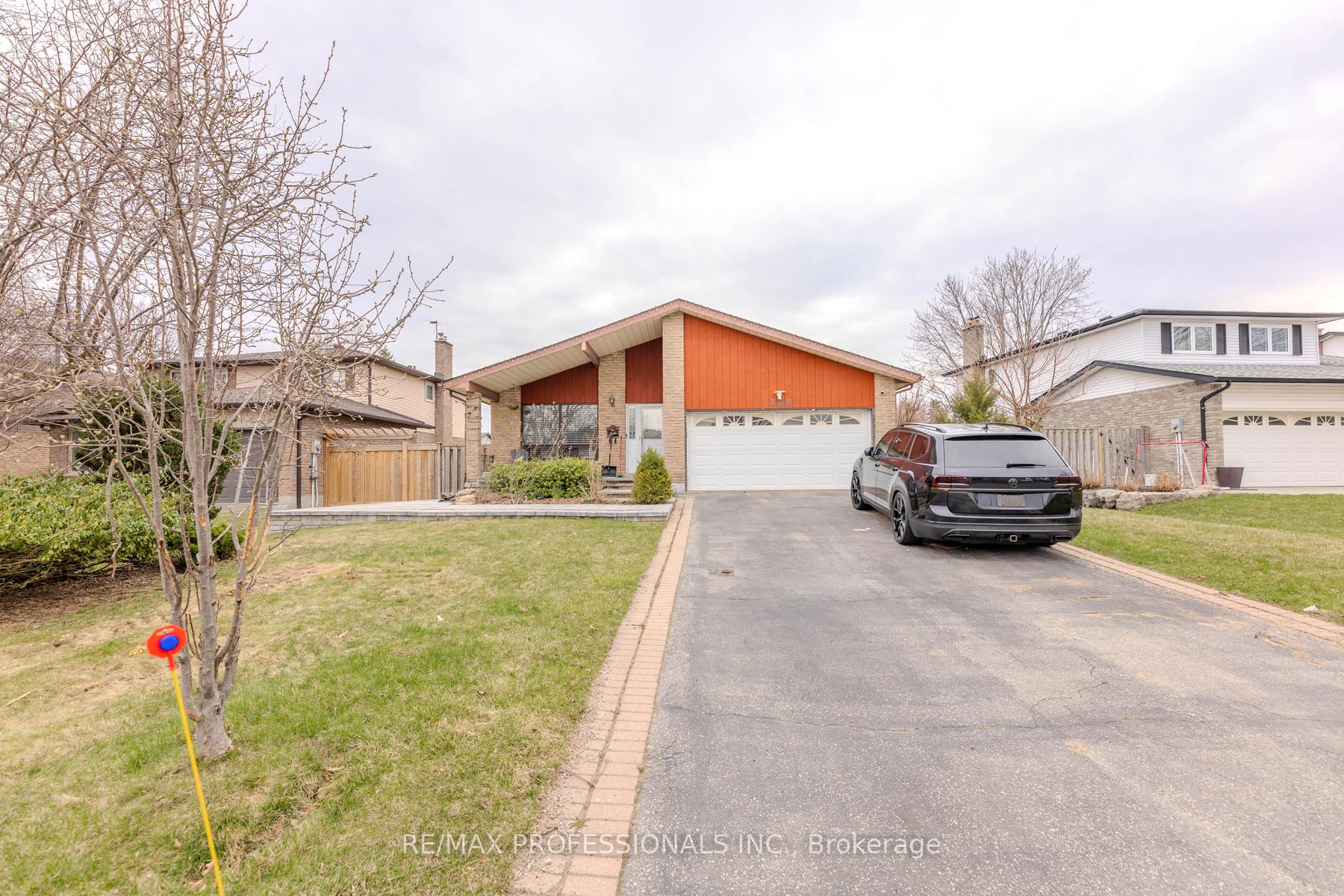 Front of Unit Lower, 468 Gowland Crescent