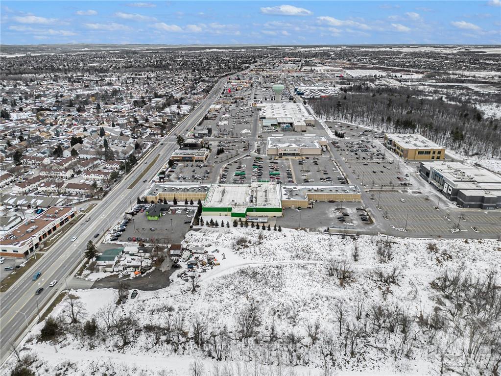 Photo 14 of 1673 Kindersley Avenue, Ottawa, Chateauneuf — HOMEH
