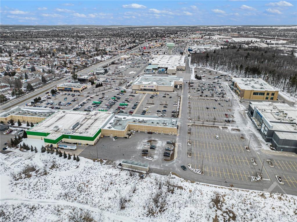 Photo 15 of 1673 Kindersley Avenue, Ottawa, Chateauneuf — HOMEH
