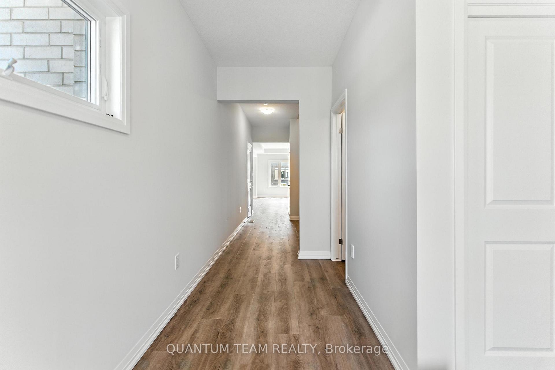 Photo 3 of 45 Saffron Way, Pelham, Fonthill — HOMEH