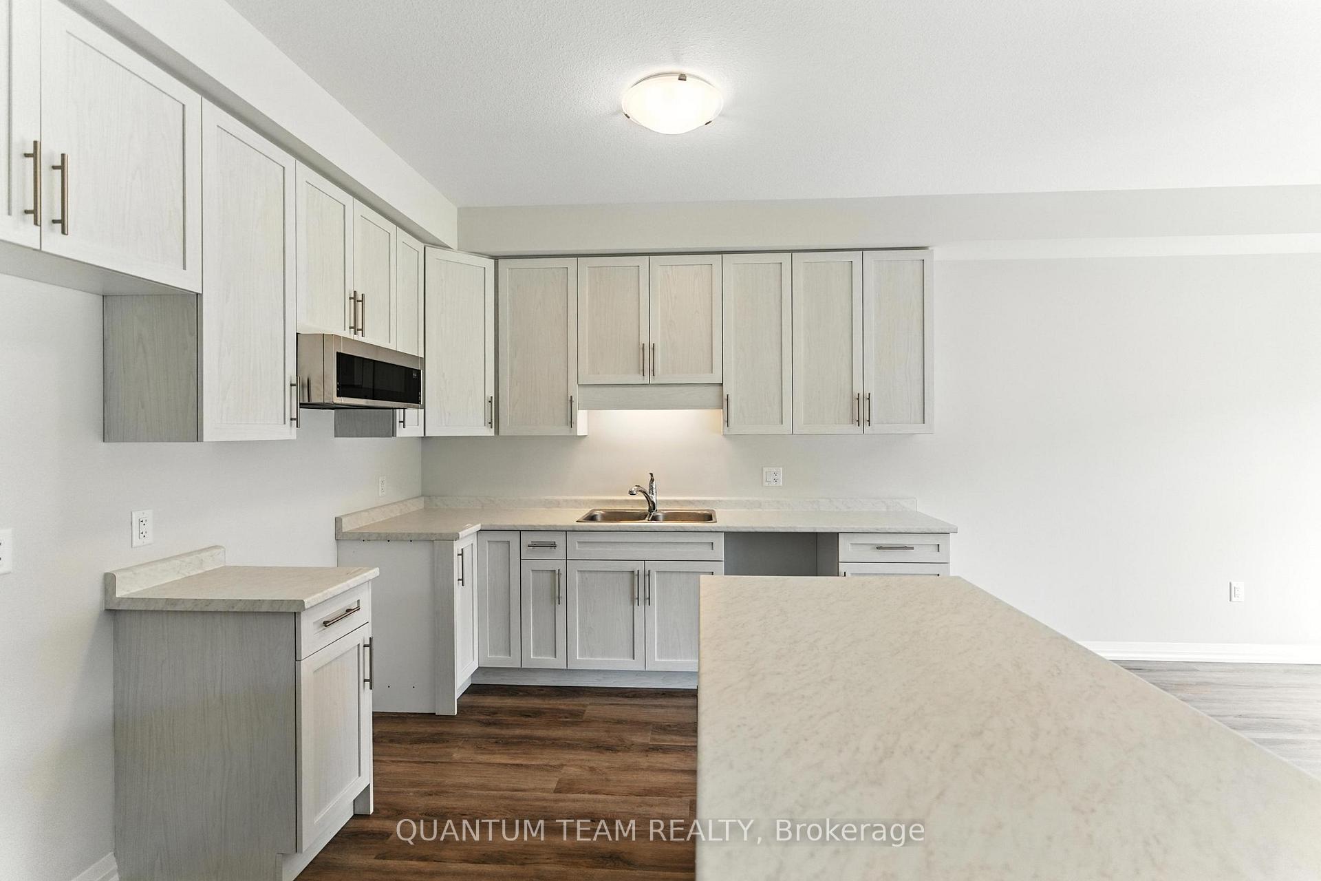 Photo 5 of 45 Saffron Way, Pelham, Fonthill — HOMEH