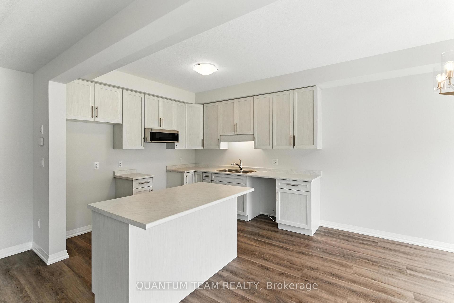 Photo 6 of 45 Saffron Way, Pelham, Fonthill — HOMEH