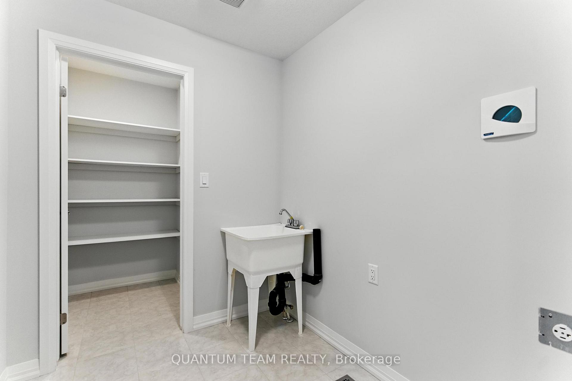 Photo 15 of 45 Saffron Way, Pelham, Fonthill — HOMEH