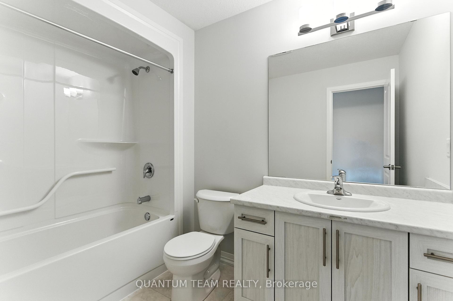 Photo 16 of 45 Saffron Way, Pelham, Fonthill — HOMEH