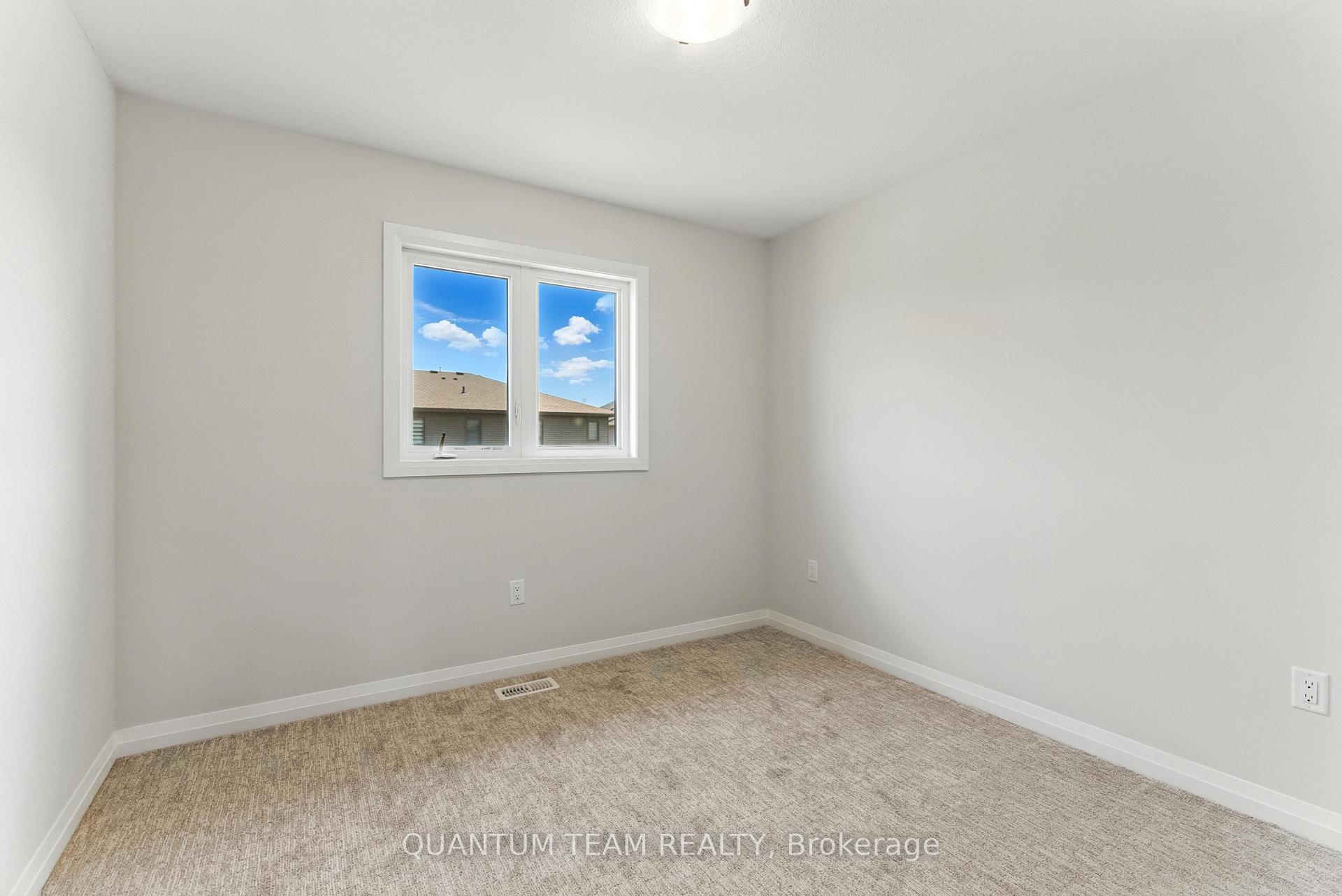 Photo 19 of 45 Saffron Way, Pelham, Fonthill — HOMEH