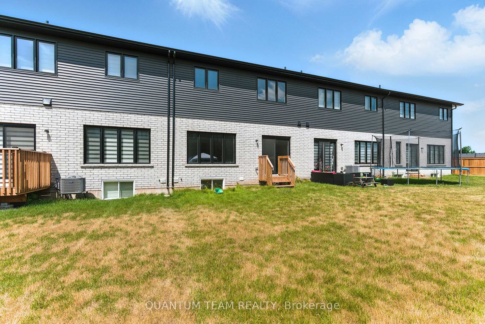 Photo 26 of 45 Saffron Way, Pelham, Fonthill — HOMEH