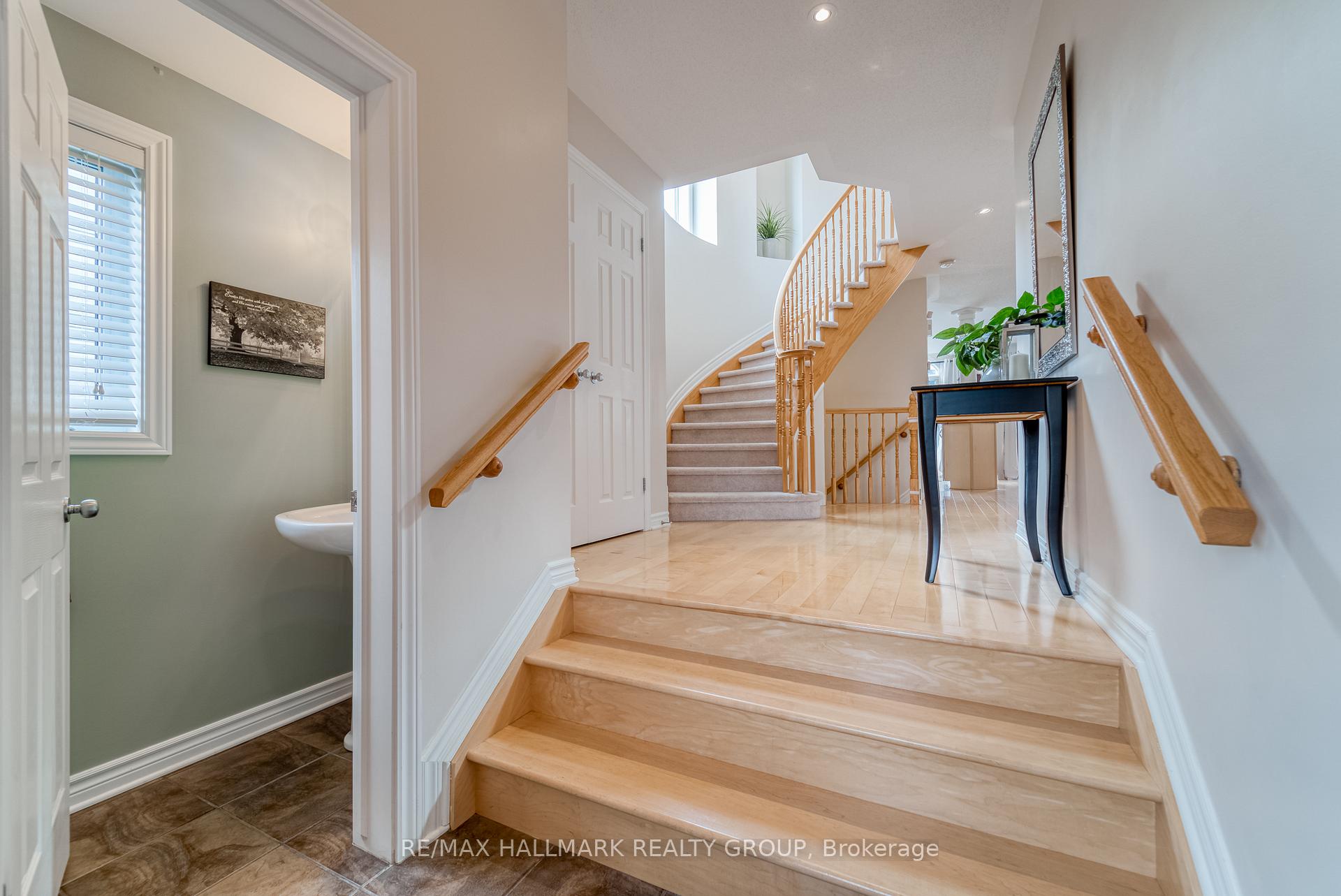 Photo 3 of 427 Sparkman Avenue, Ottawa, Avalon East — HOMEH