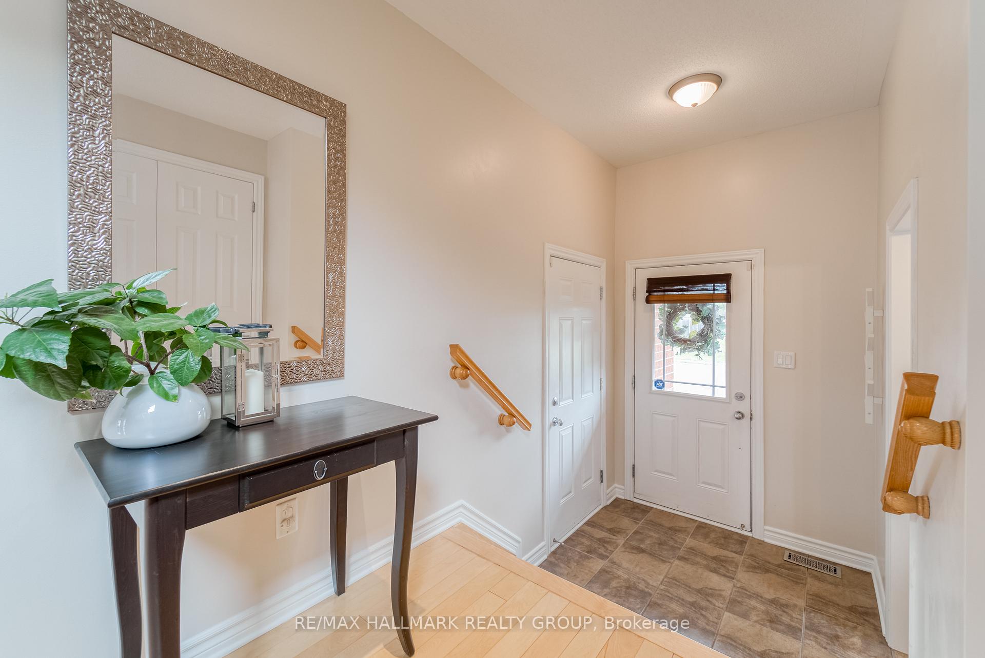 Photo 5 of 427 Sparkman Avenue, Ottawa, Avalon East — HOMEH