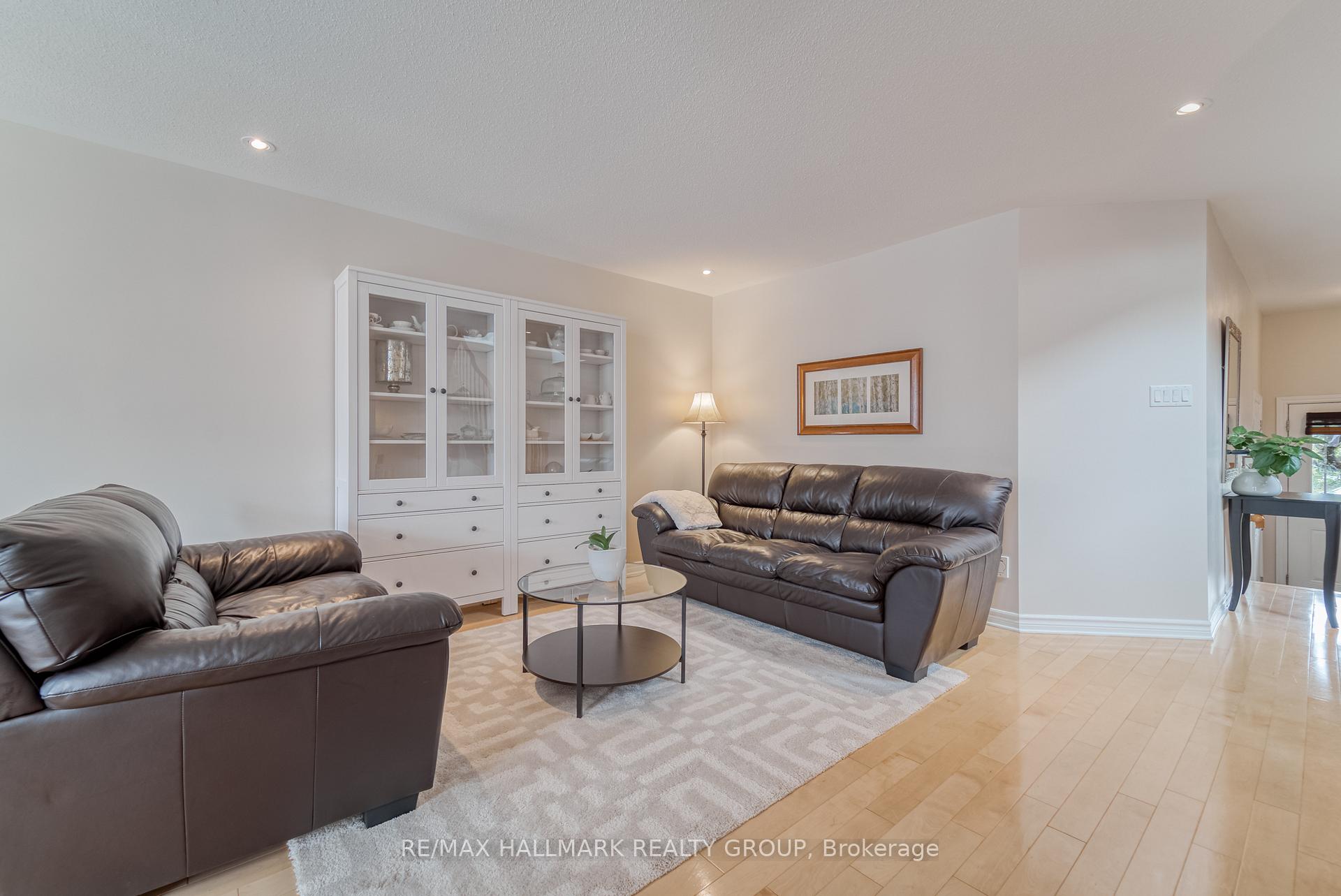 Photo 7 of 427 Sparkman Avenue, Ottawa, Avalon East — HOMEH