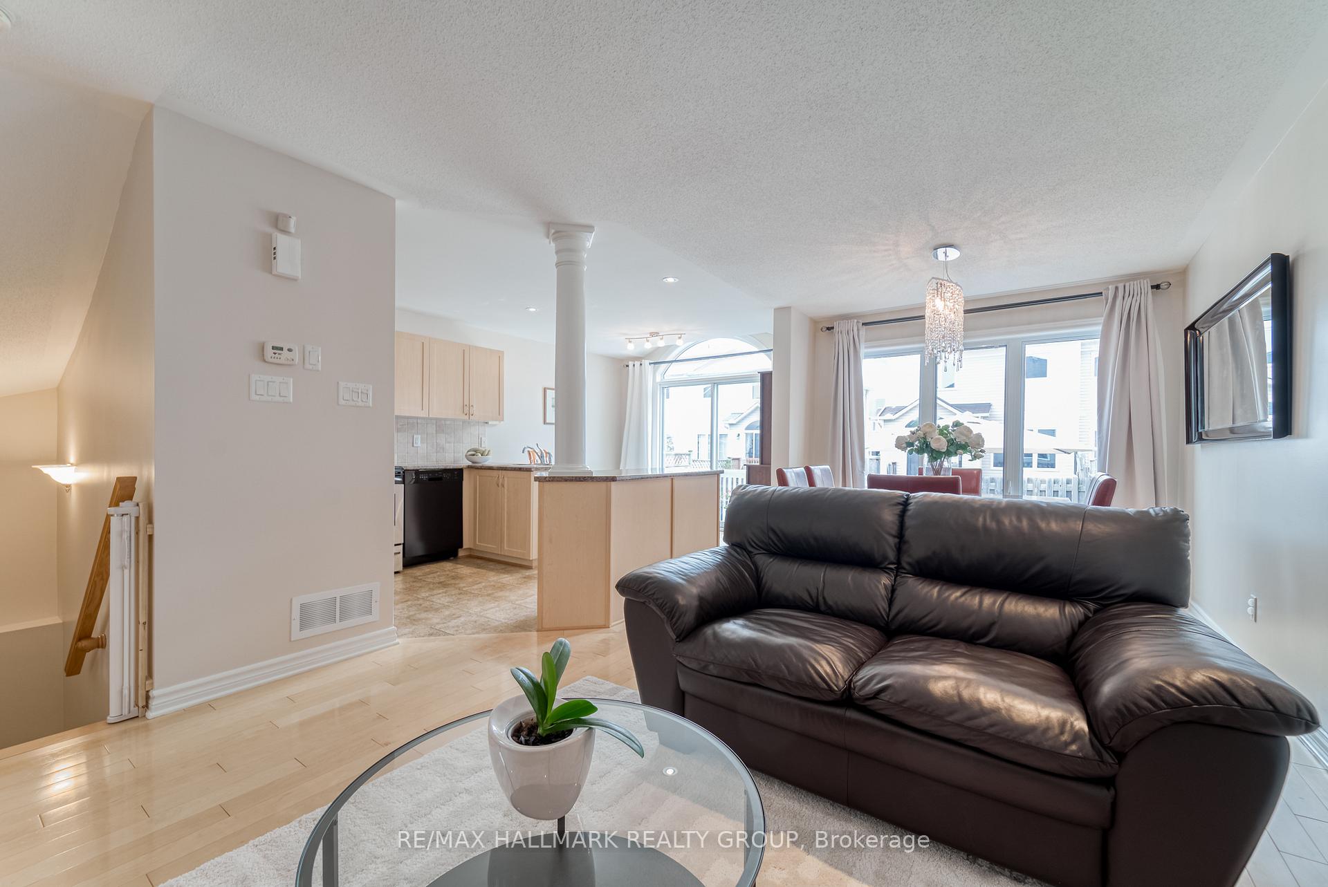 Photo 8 of 427 Sparkman Avenue, Ottawa, Avalon East — HOMEH