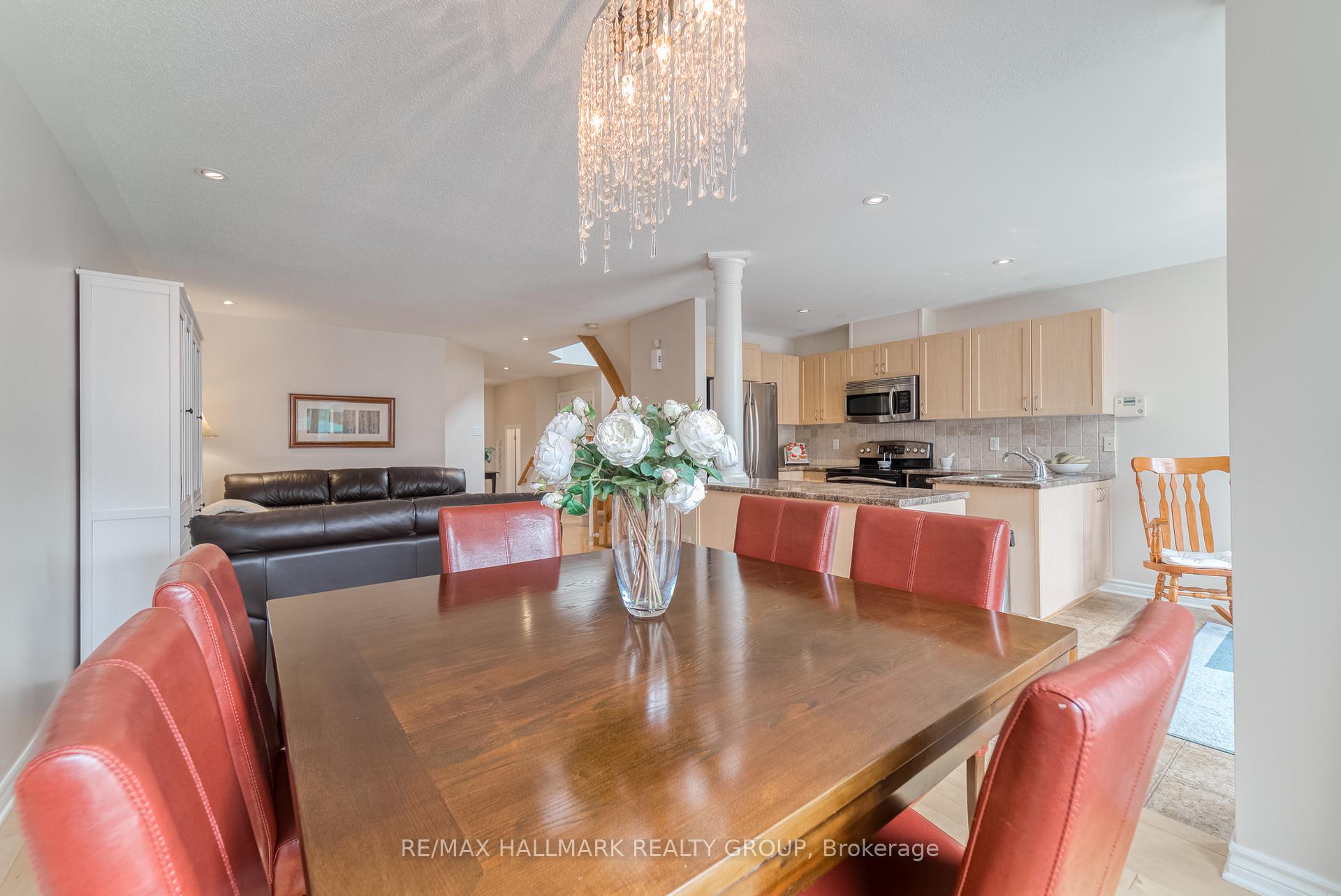 Photo 11 of 427 Sparkman Avenue, Ottawa, Avalon East — HOMEH