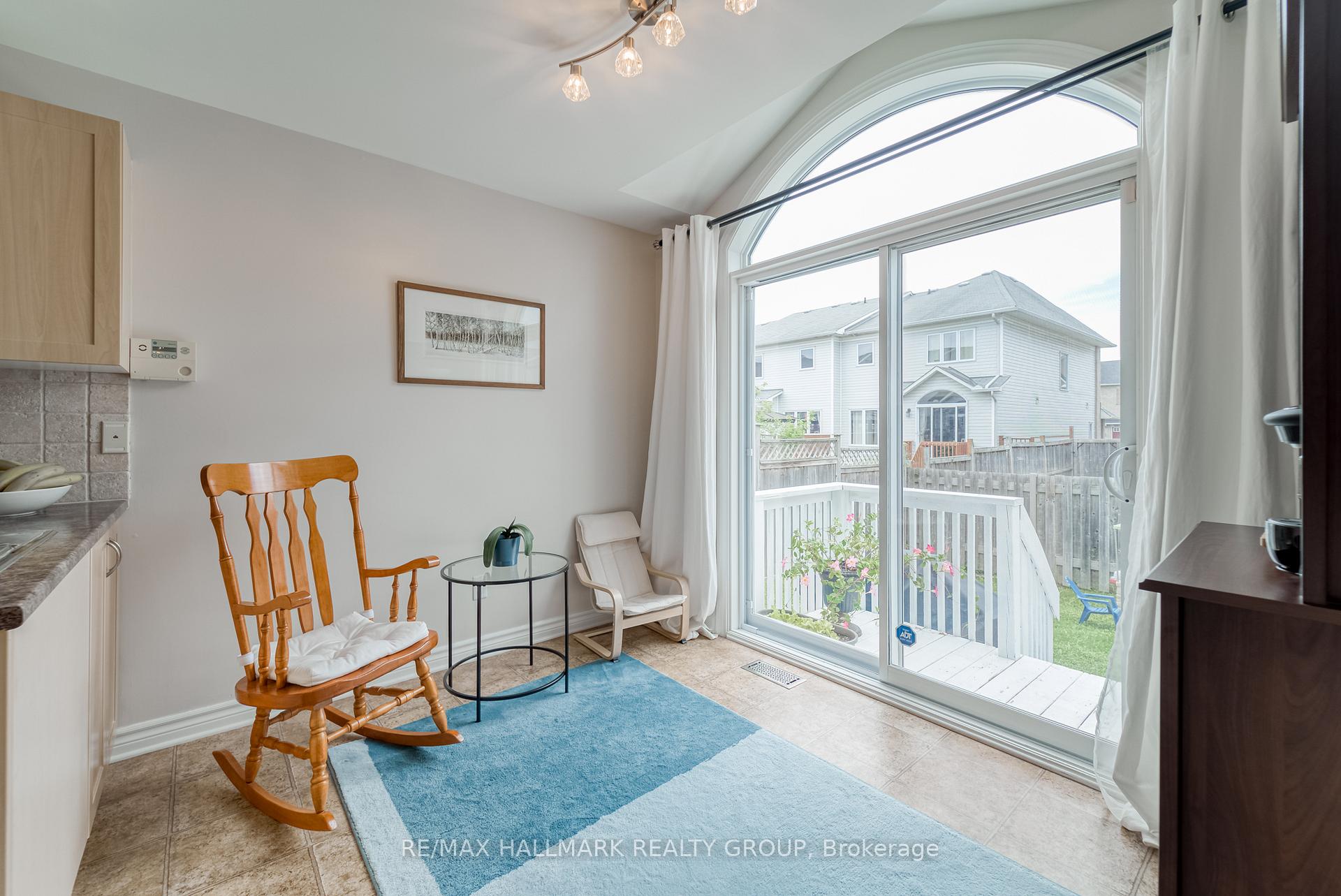 Photo 12 of 427 Sparkman Avenue, Ottawa, Avalon East — HOMEH