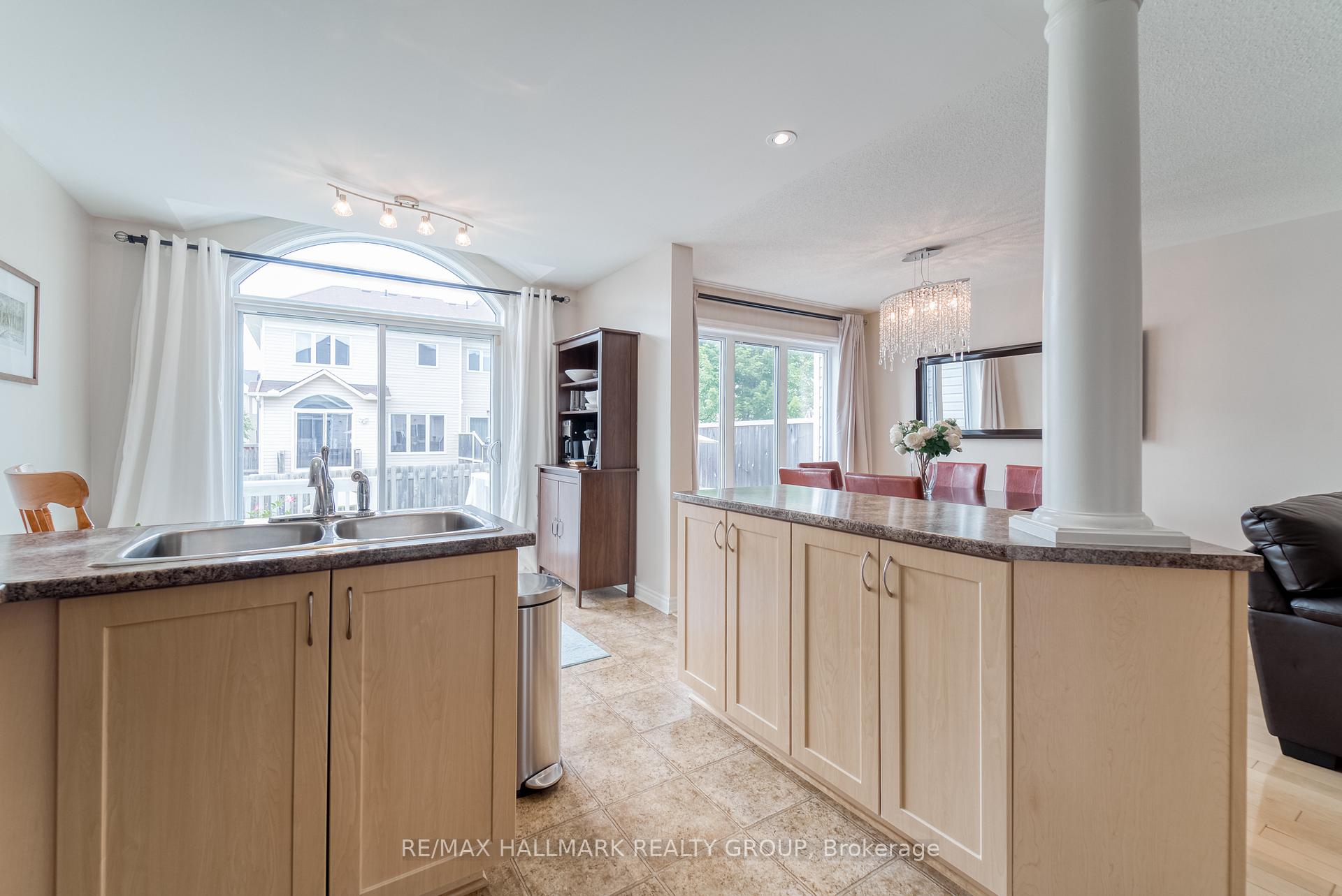 Photo 16 of 427 Sparkman Avenue, Ottawa, Avalon East — HOMEH