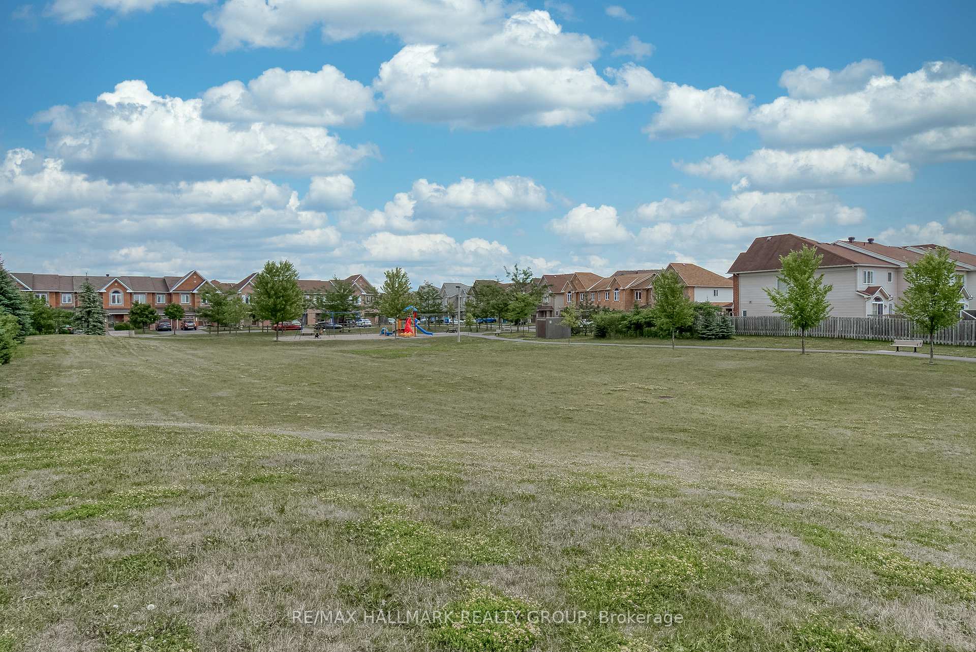Photo 37 of 427 Sparkman Avenue, Ottawa, Avalon East — HOMEH