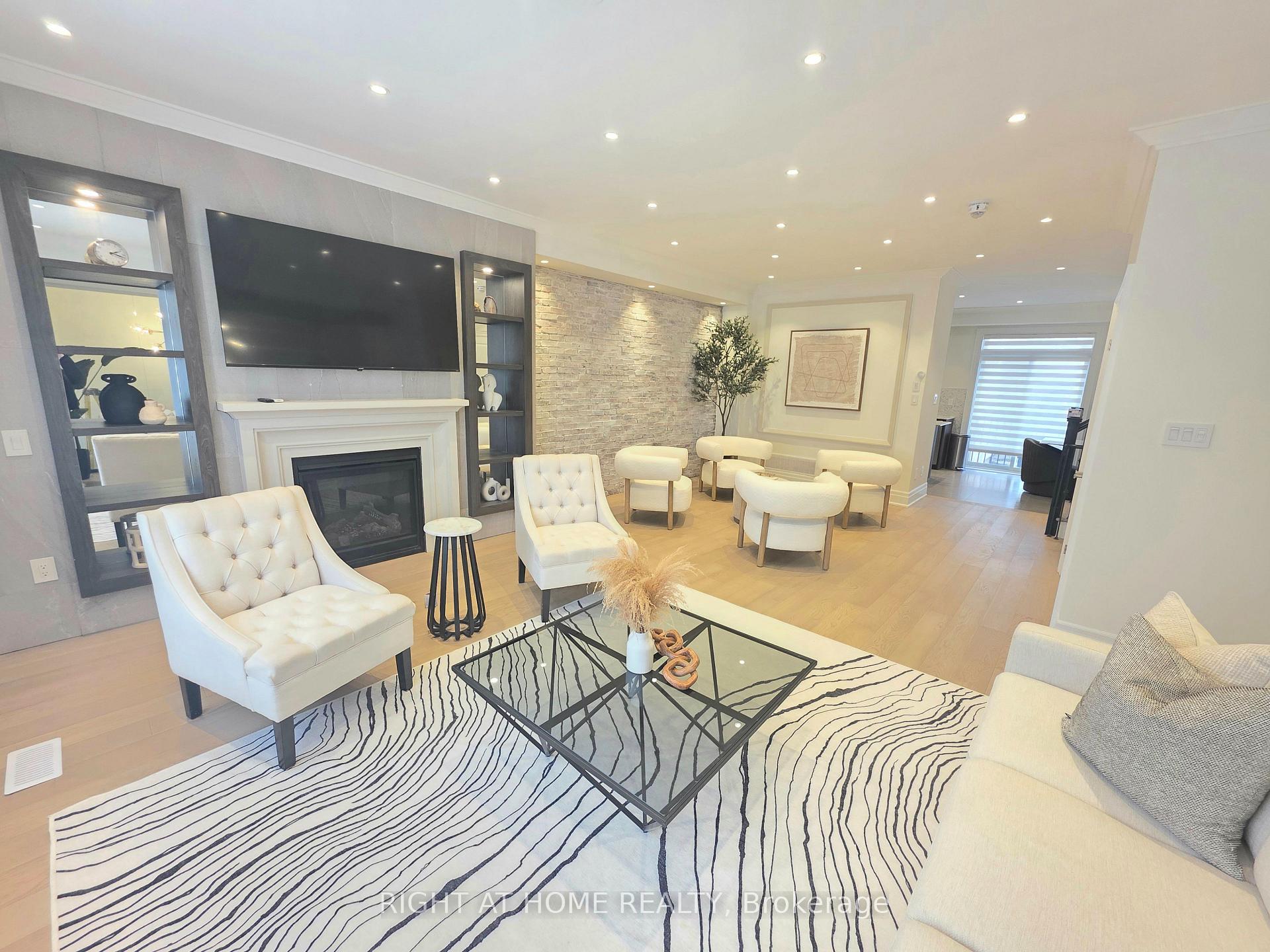 Photo 7 of 2251 Khalsa Gate E, Oakville, Westmount — HOMEH