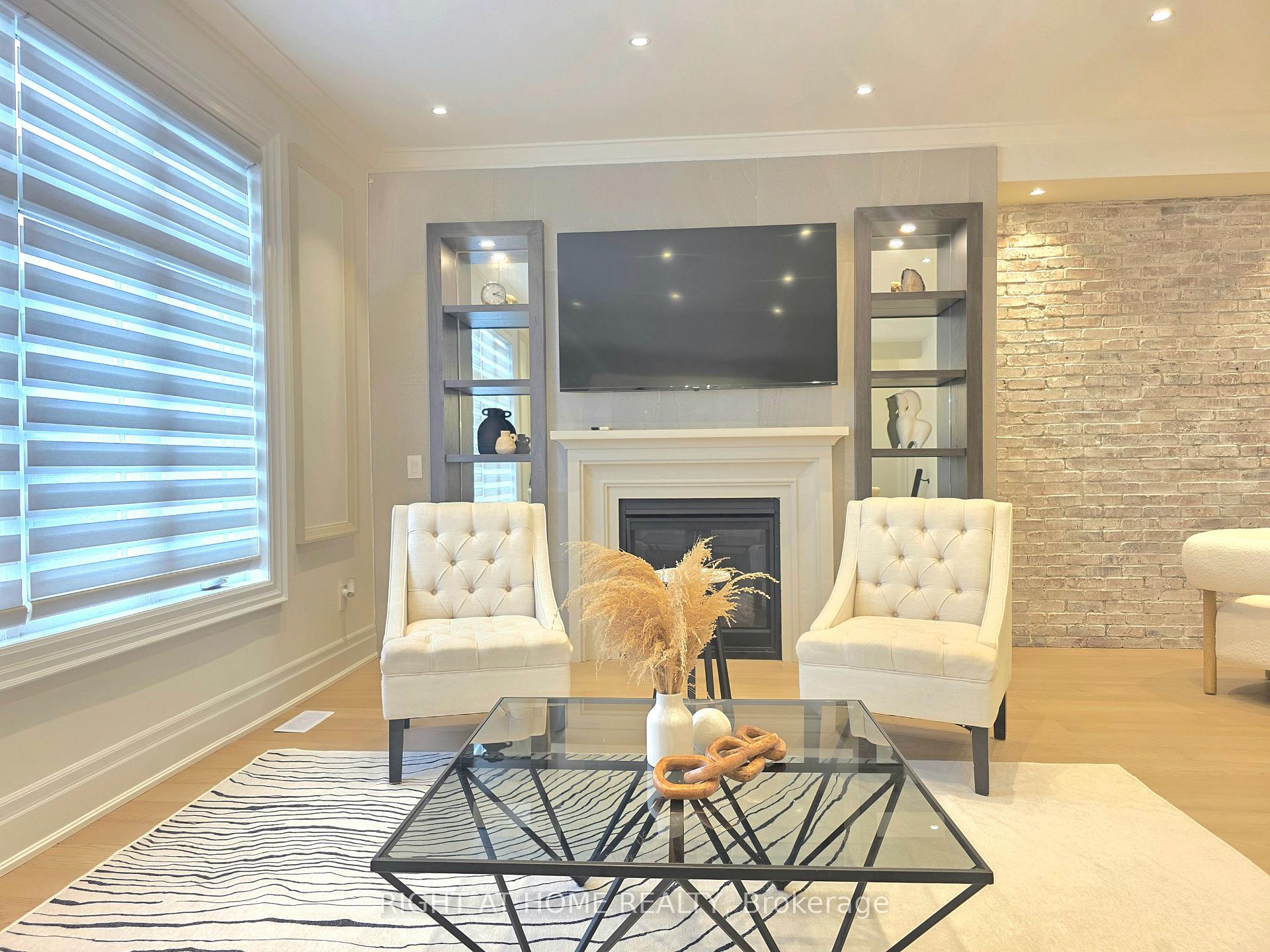 Photo 8 of 2251 Khalsa Gate E, Oakville, Westmount — HOMEH
