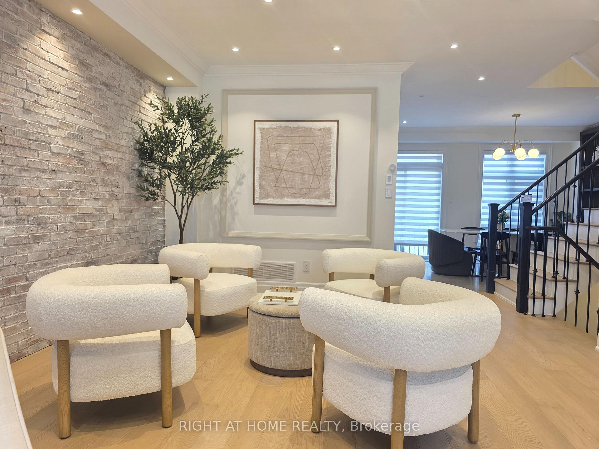 Photo 12 of 2251 Khalsa Gate E, Oakville, Westmount — HOMEH