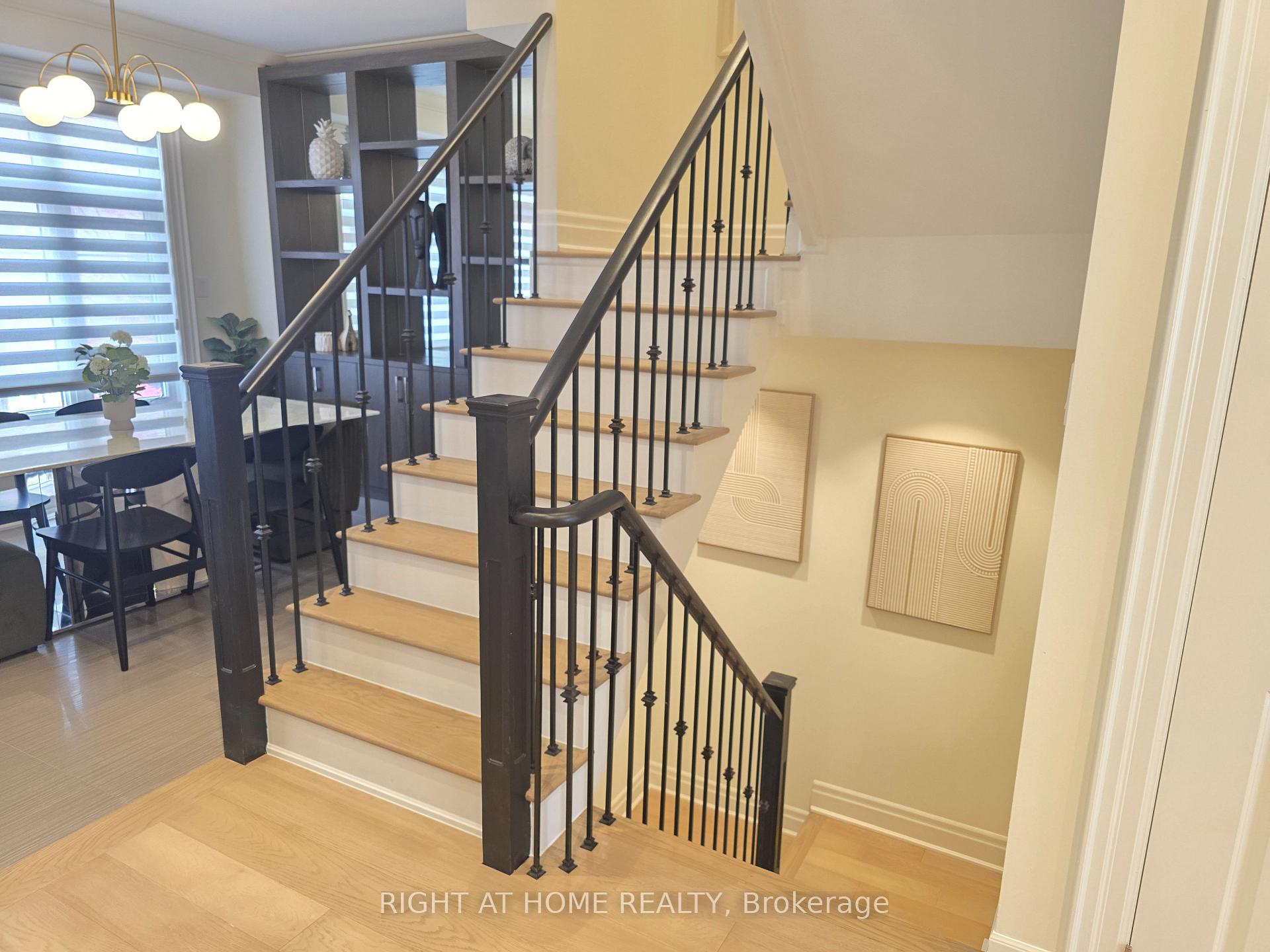 Photo 13 of 2251 Khalsa Gate E, Oakville, Westmount — HOMEH