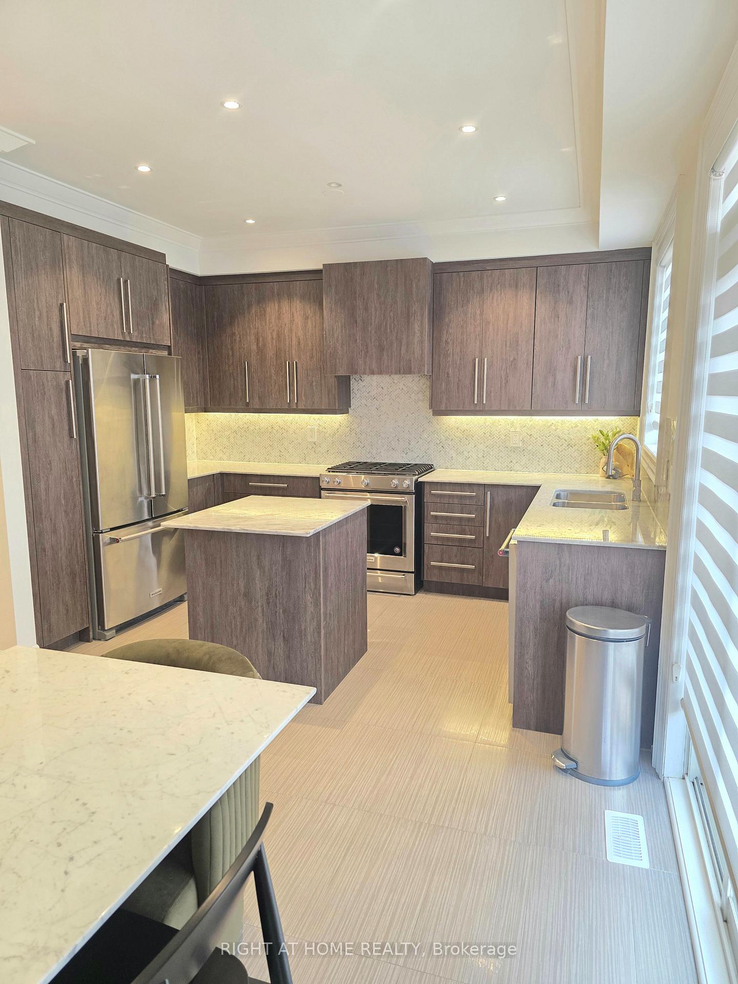 Photo 15 of 2251 Khalsa Gate E, Oakville, Westmount — HOMEH