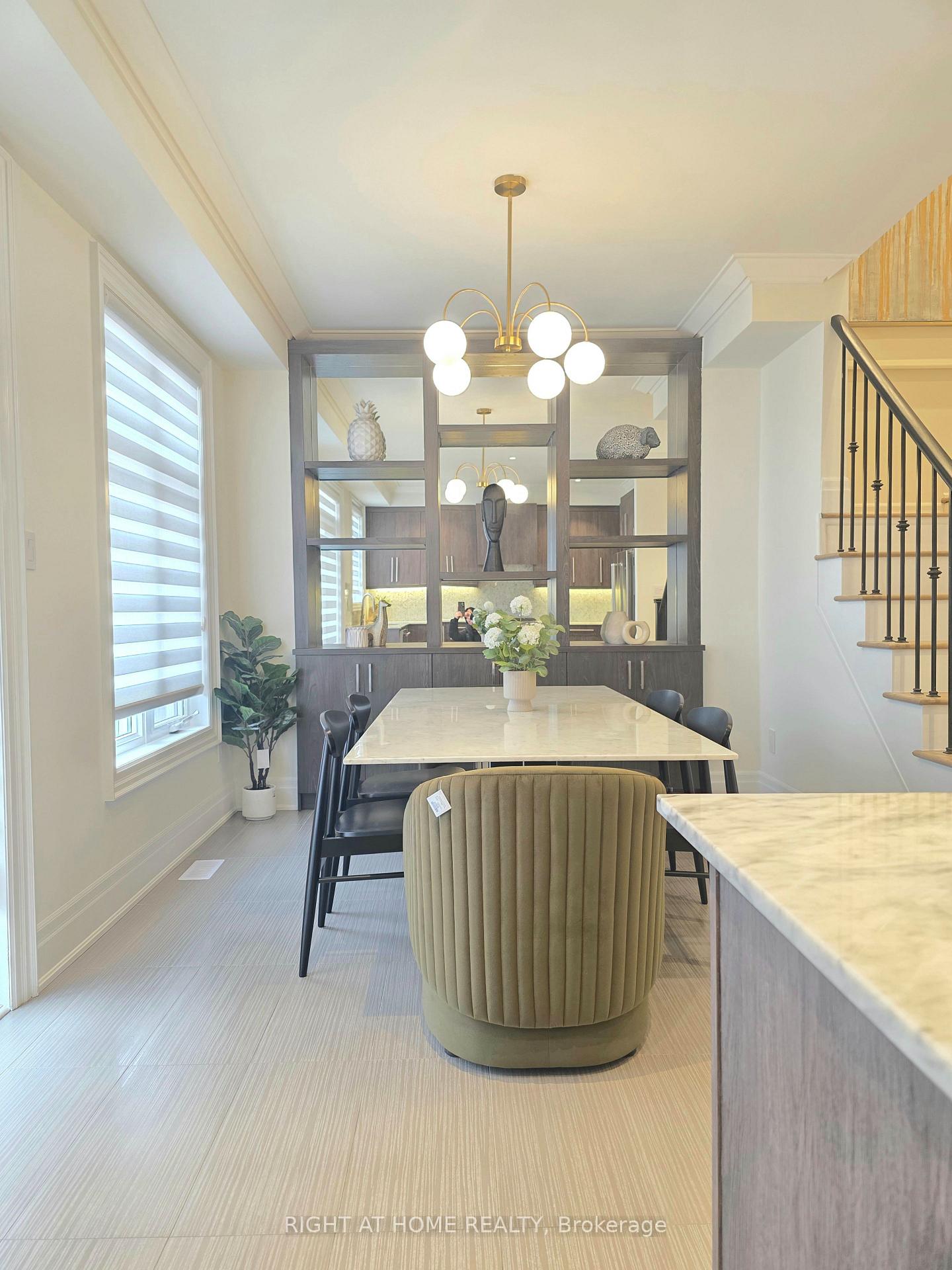 Photo 18 of 2251 Khalsa Gate E, Oakville, Westmount — HOMEH