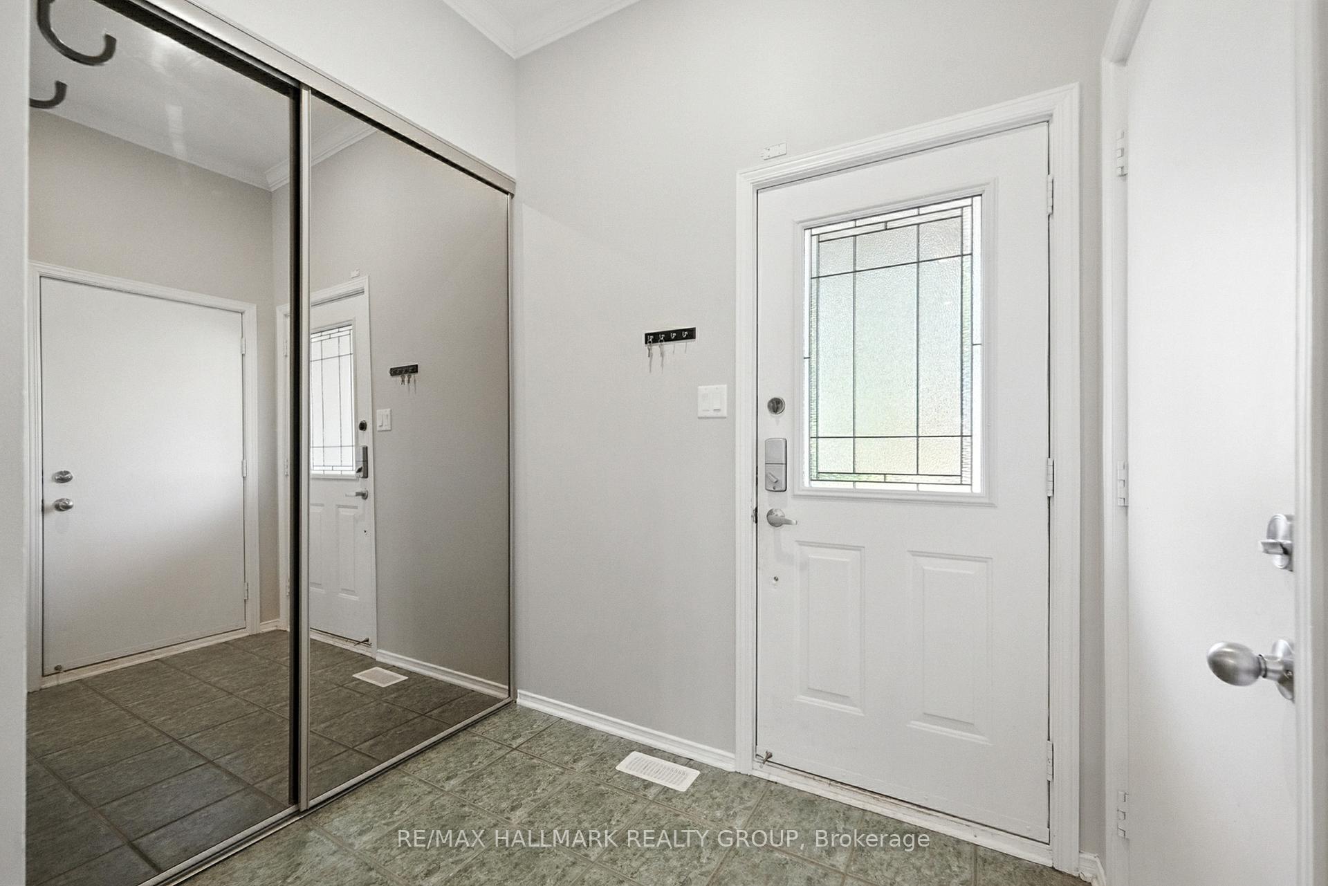 Photo 2 of 6272 Sablewood Place, Ottawa, Chapel Hill — HOMEH