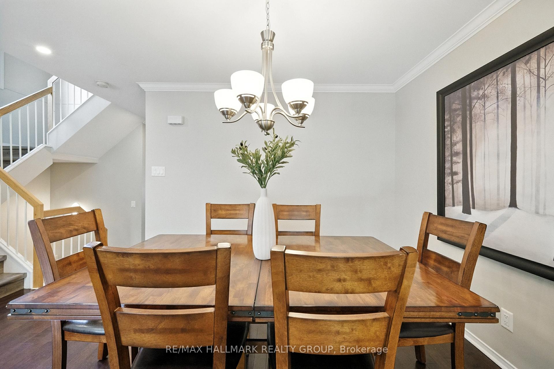 Photo 5 of 6272 Sablewood Place, Ottawa, Chapel Hill — HOMEH