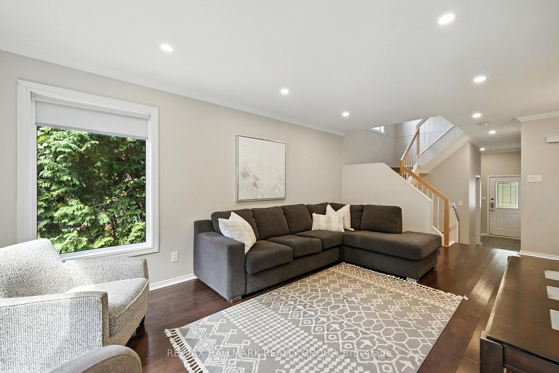 Photo 9 of 6272 Sablewood Place, Ottawa, Chapel Hill — HOMEH