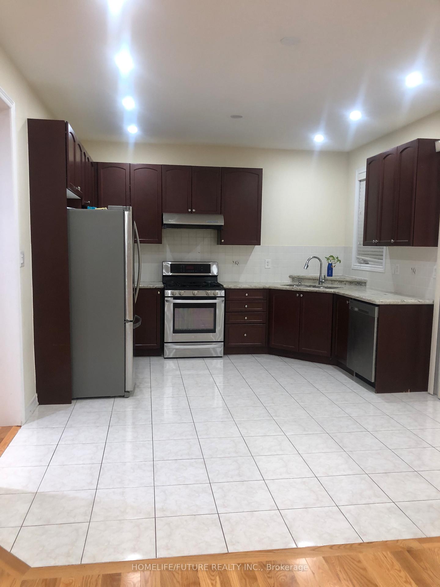 Photo 3 of Unit Main, 81 Bernbridge Road, Markham, Box Grove — HOMEH