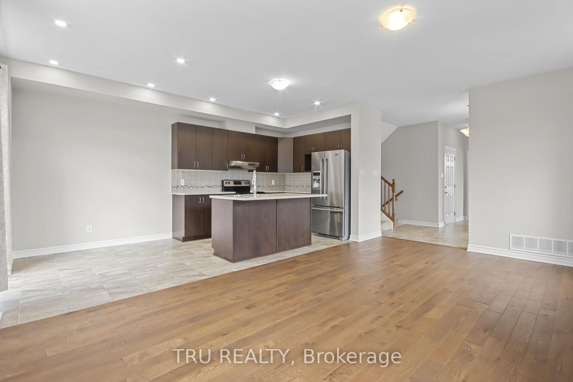 Photo 4 of 260 Yellowcress Way, Ottawa, Avalon West — HOMEH