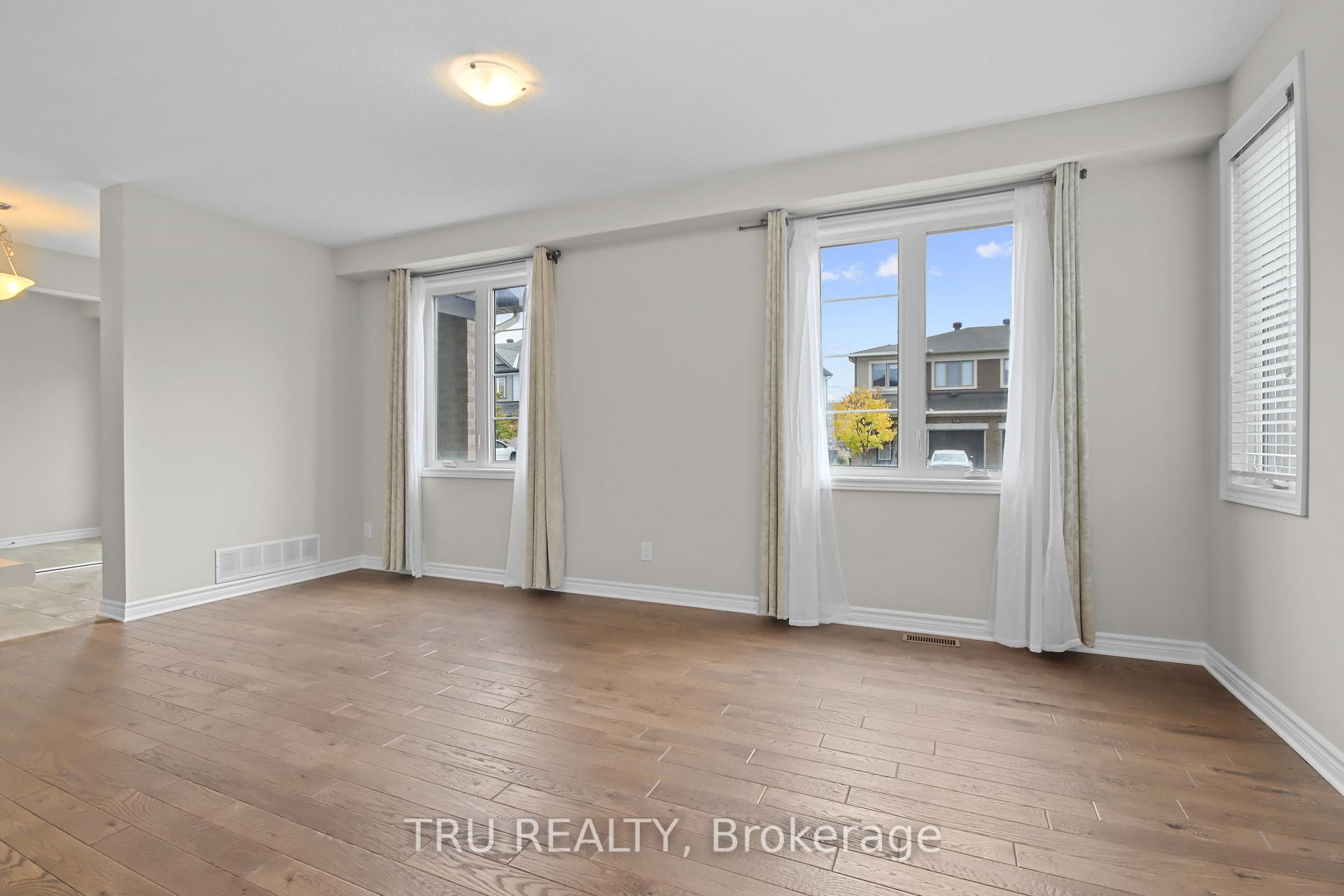 Photo 5 of 260 Yellowcress Way, Ottawa, Avalon West — HOMEH