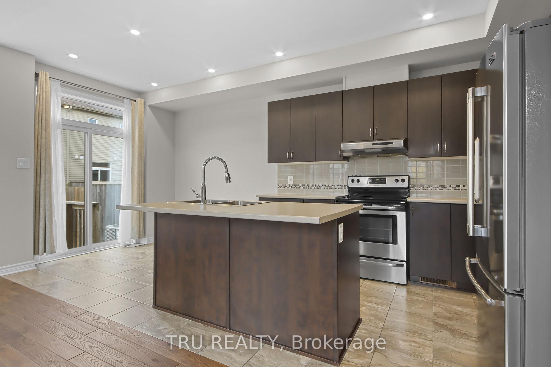 Photo 10 of 260 Yellowcress Way, Ottawa, Avalon West — HOMEH