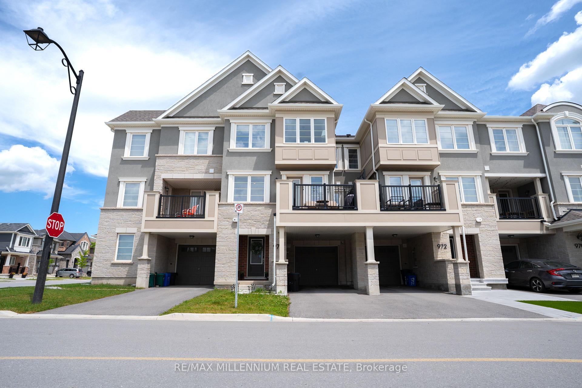 Front of 974 Hickory Crescent