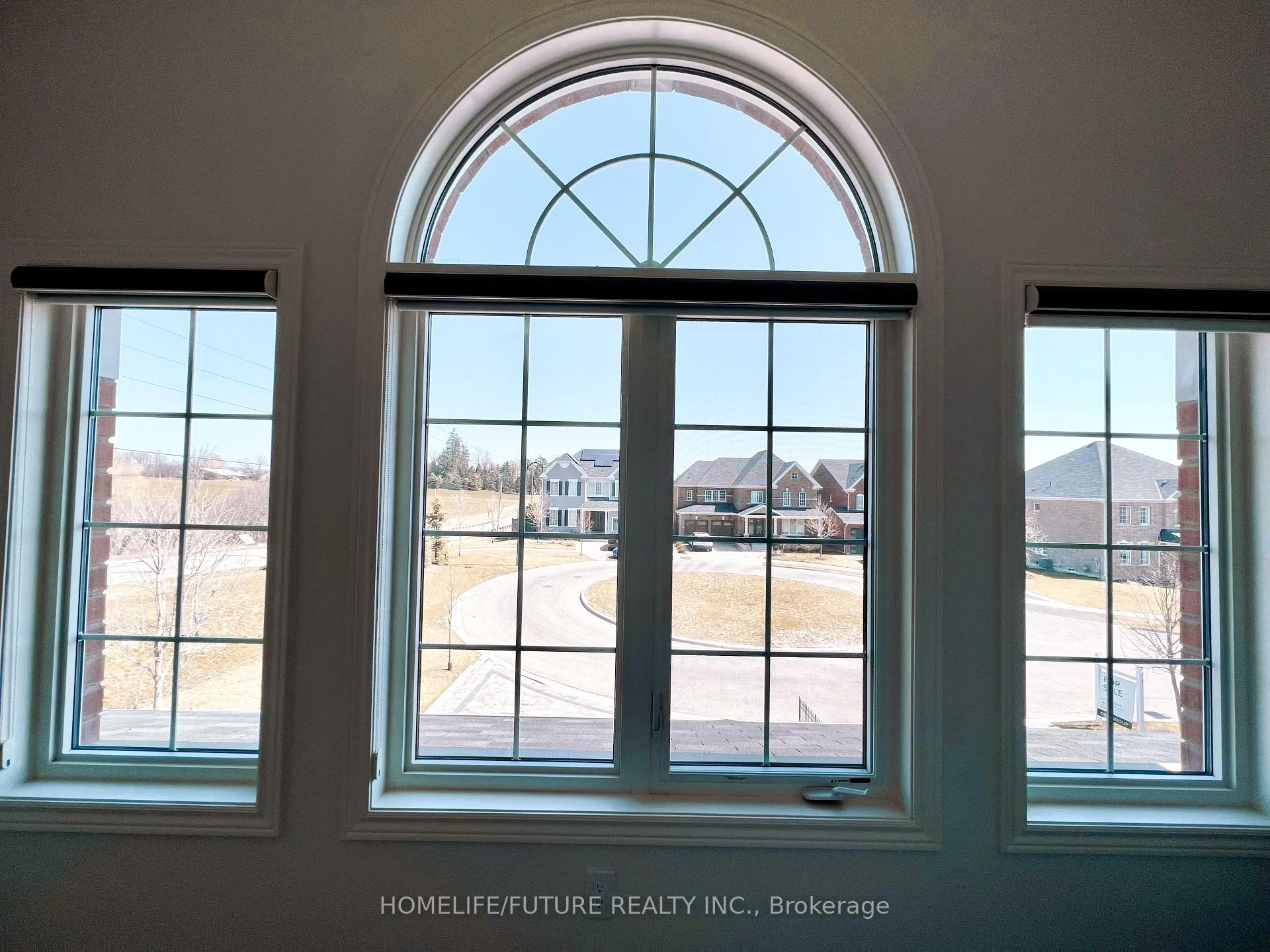 Photo 32 of Unit Main, 2040 Magee Court, Oshawa, Taunton — HOMEH
