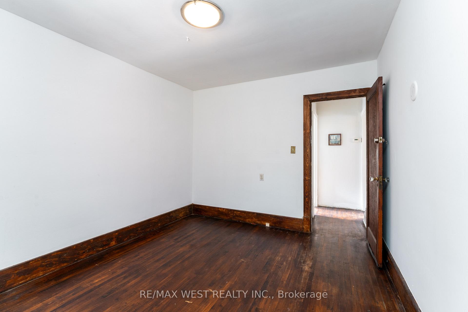 Photo 9 of 58 Burk Street, Oshawa, Vanier — HOMEH