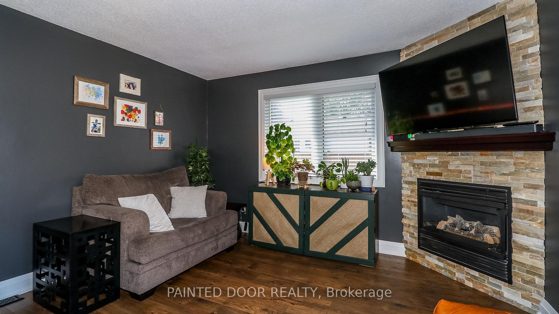 Photo 18 of 96 Bond Street, Orillia — HOMEH